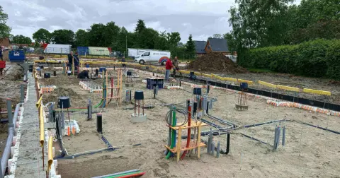 Aardbevingbestendige installatietechniek